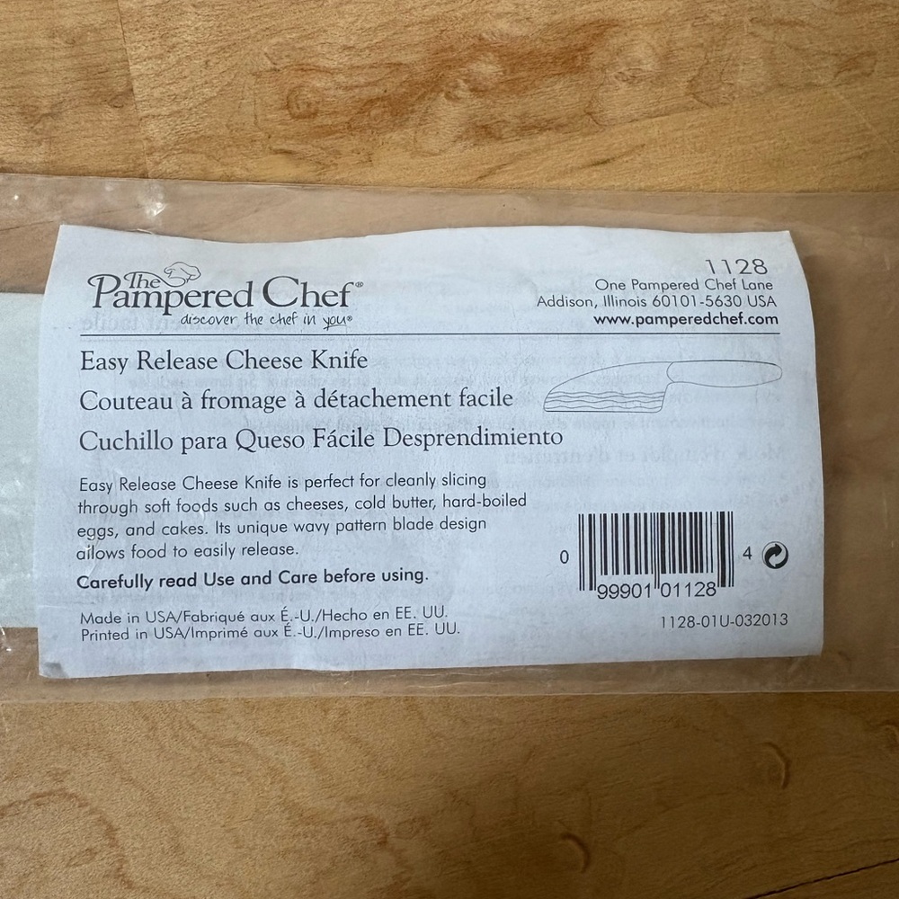 The Pampered Chef Tan Cheese Knife